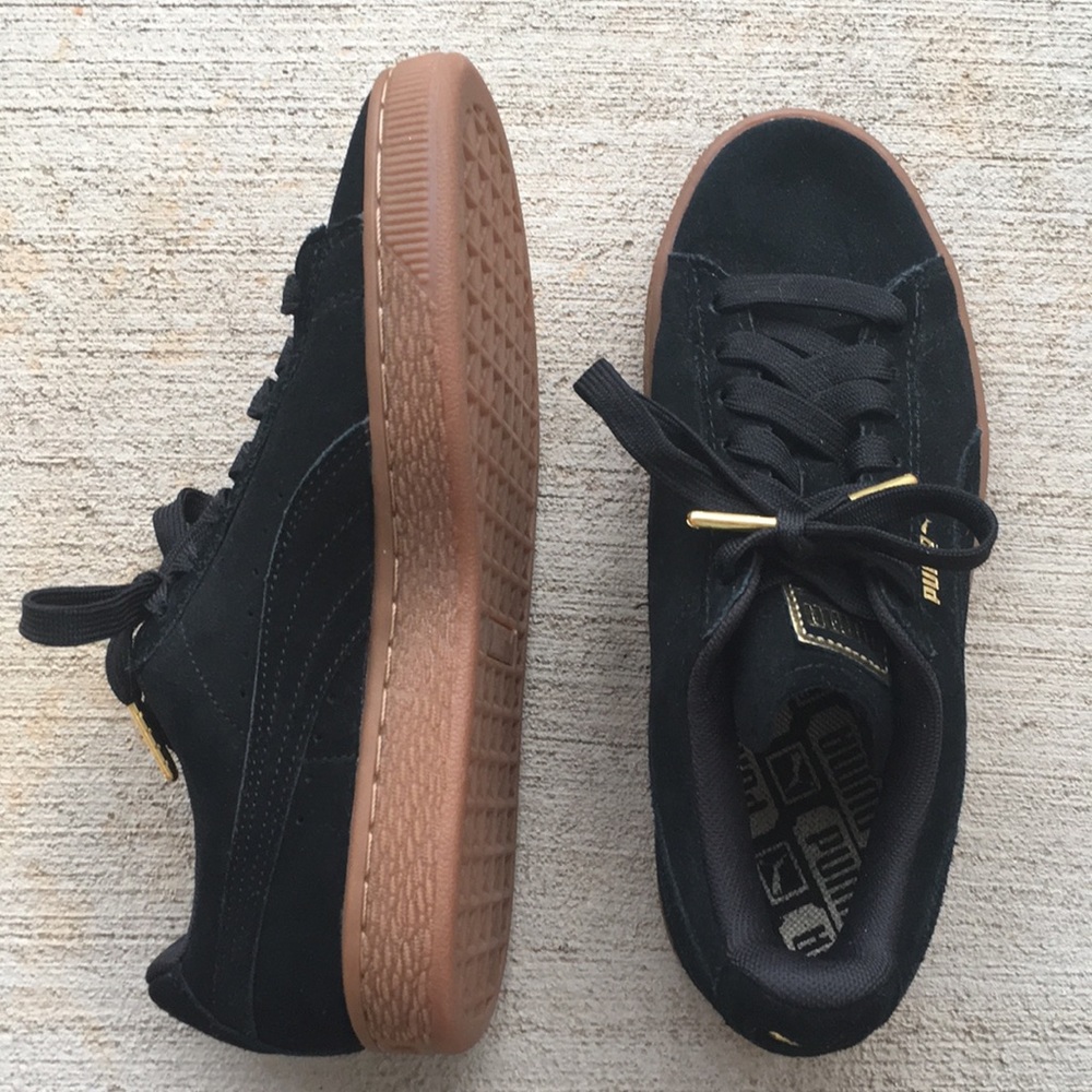 Black Puma Suedes with tan soles!!
